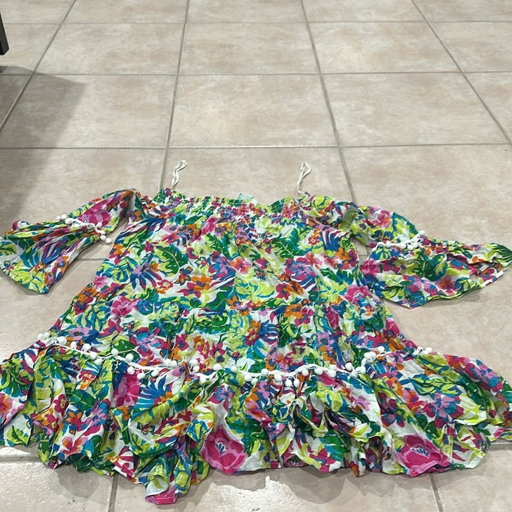 Free destination, size medium dress made in India @@@